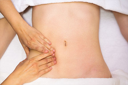 Pelvic palpitations given to the abdomen at acupuncture office
